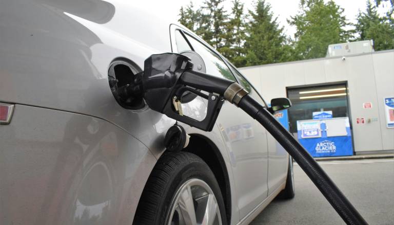 Obisk bencinskega servisa ni več tako zelo drag