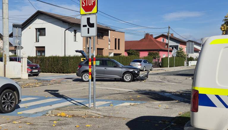 V Bakovcih trčenje zaradi izsiljene prednosti, nastala materialna škoda