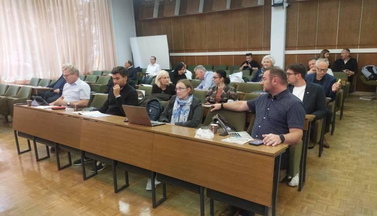 Rebalans potrjen: Prenova Trstenjakove šele leta 2027, avtodomi šele 2026