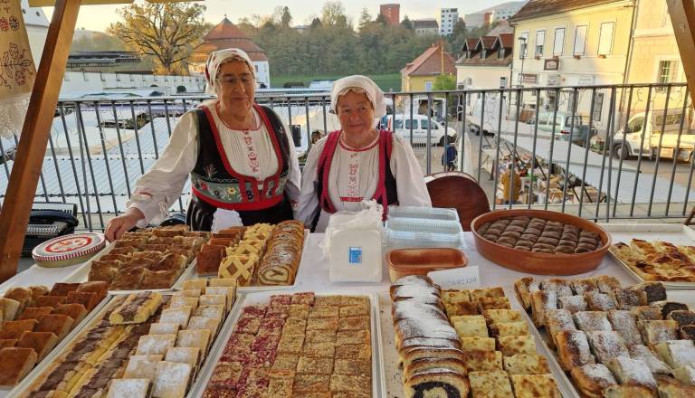 Okusi Varaždinske županije prihajajo v Maribor: Bogata kulinarična ponudba, brezplačna sarma in tamburaši