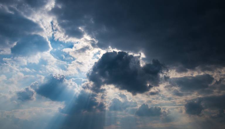 Nekaj se pripravlja, meteorologi izdali oranžno vremensko opozorilo