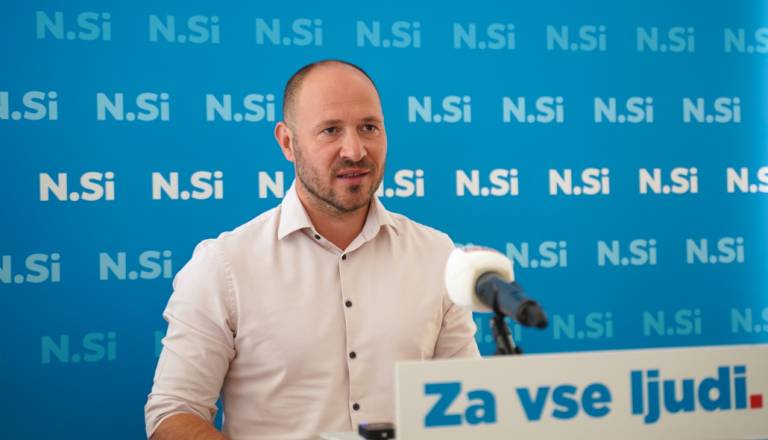 Jernej Vrtovec po napadu v Novem mestu: To so poslanci, ki so glasovali proti interpelaciji Poklukarja