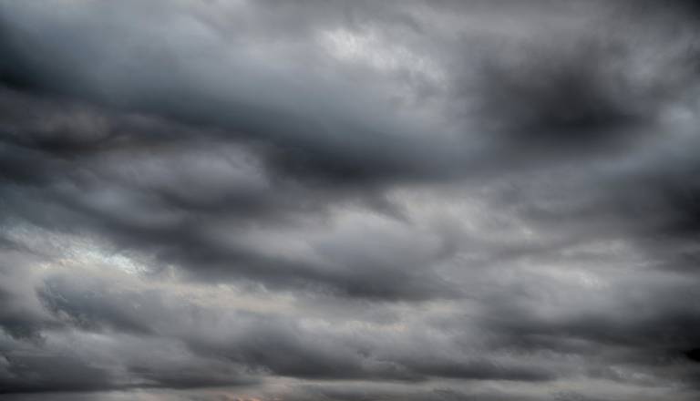 Hladna fronta prinesla nalive in veter po vsej Sloveniji