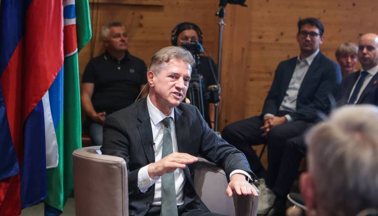 Golob na lestvici najbolj priljubljenih politikov na 13. mestu, kaj to pomeni za vlado?