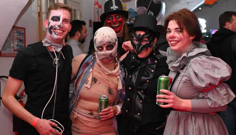 ... seznam noč čarovnic