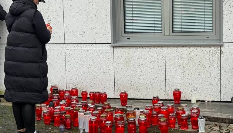 Matic Vidic po smrti Aleša Šutarja poziva na shod in opozarja na razmere v romskem naselju