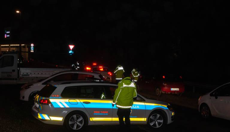 Razgrajač se ni želel umiriti, končal v pridržanju 