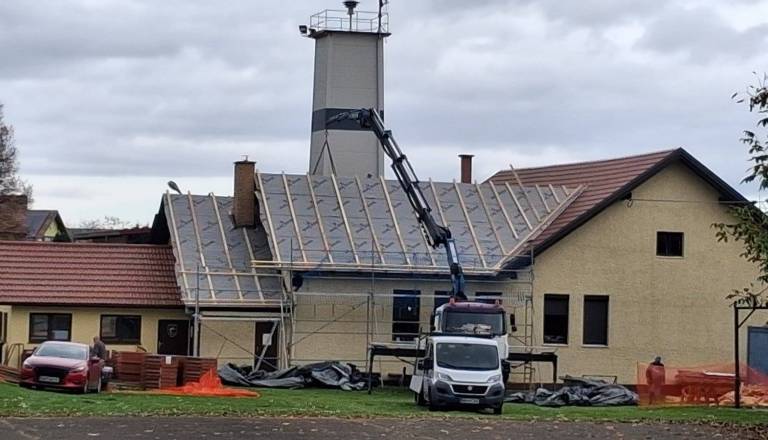 Prenova v najstarejši mariborski krajevni skupnosti: Dom krajanov bo kmalu zasijal z novo streho