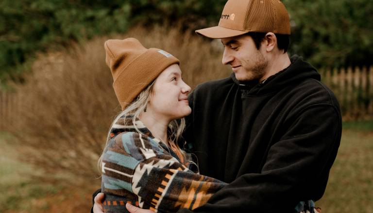 Zvezde prinašajo nežnost, komu bo uspelo spet zaupati srcu?