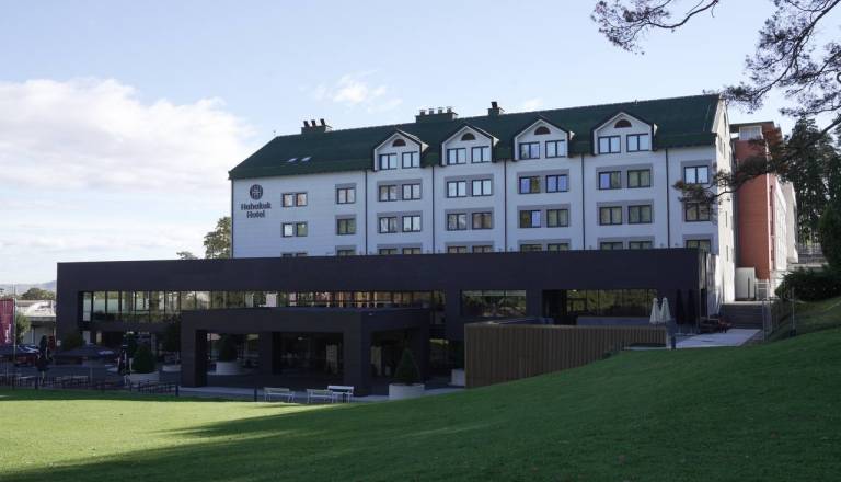 Habakuk po burnem tednu pod novim vodstvom. Zaposleni ostajajo, sledi povezavnje z Vinagom