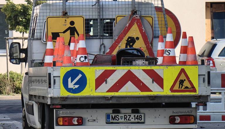 Cesta bo popolna zaprta en mesec