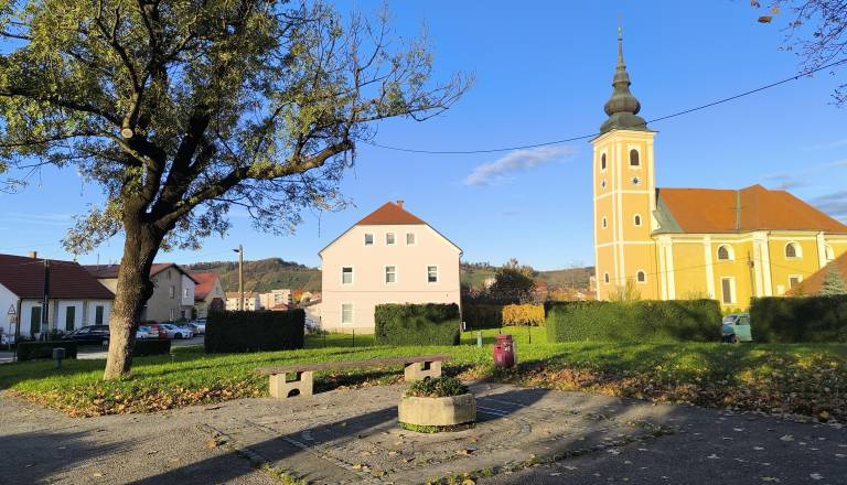 Mariborska občina išče najboljše rešitve za prenovo trga v Malečniku in parka na Studencih