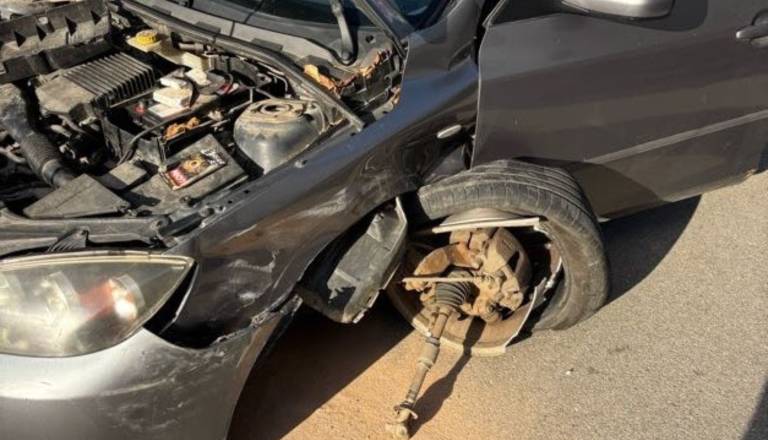 Trčili osebni vozili, ena oseba poškodovana