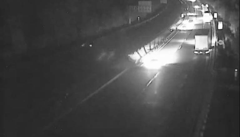 Prometna nesreča zaprla avtocesto proti Ljubljani