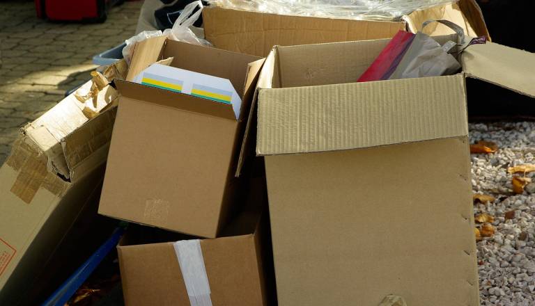 Starejša ženska na Štajerskem prejela skrivnosten paket z belim prahom