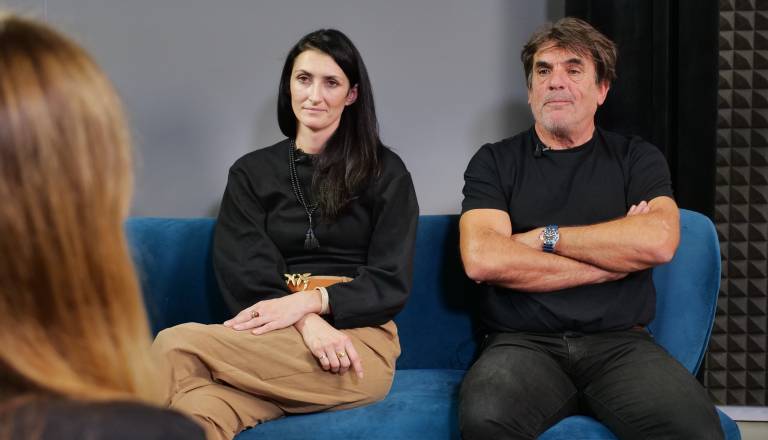 VIDEO: V studiu, pod vodo in med izginjajočimi kulturami s fotografskim parom Katjo Bidovec in Arnetom Hodaličem