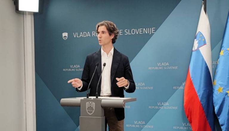 Opozicija zoper ministra Mesca vlaga interpelacijo