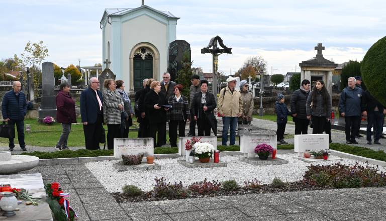 FOTO in VIDEO: V Murski Soboti ob dnevu spomina na mrtve položili vence in počastili padle