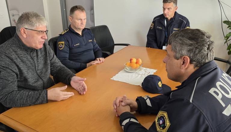 Minister Poklukar in generalni direktor policije Petrič obiskala Novo mesto