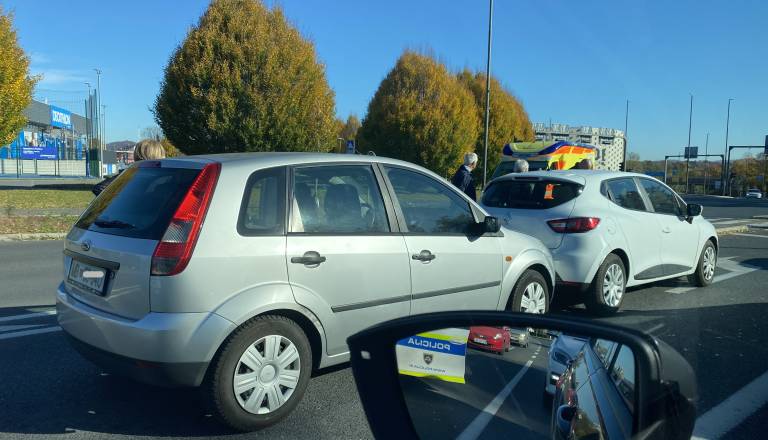FOTO: V Mariboru prišlo do prometne nesreče