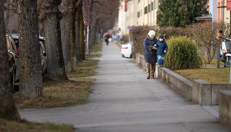 Rejnikom od danes višje plačilo za njihovo delo