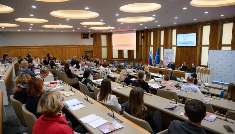 Posvojitev kot proces, ne dogodek: strokovnjaki o pomenu dolgoročne podpore