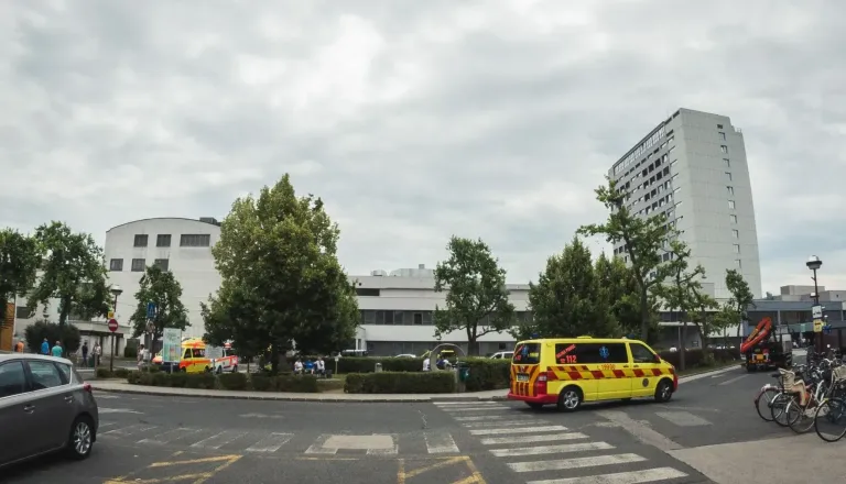 V UKC Maribor kriminalistične preiskave: Ponarejene diplome in sum zlorabe položaja vodilnih