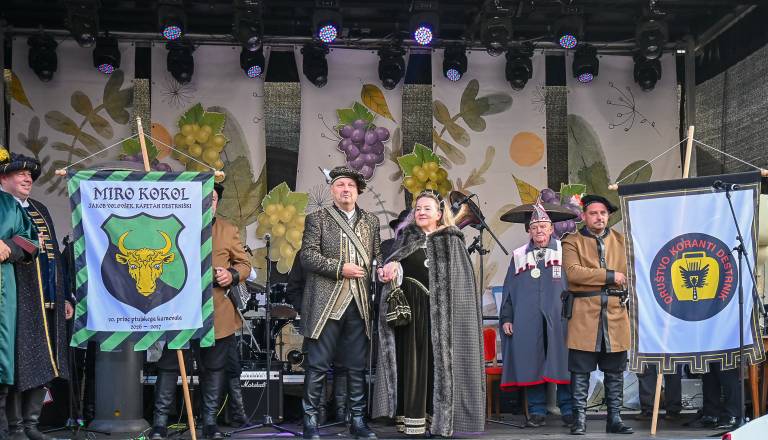 FOTO in VIDEO: Martinovanje na Ptuju se je začelo, dobili smo novega princa karnevala