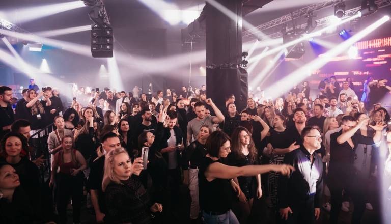 UMEK na prvi trezni techno zabavi v Ljubljani