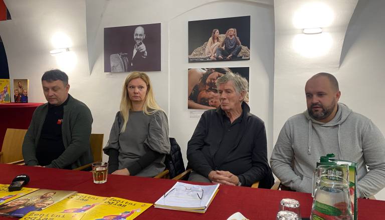 Na odru ptujskega gledališča komedija Ženitni oglas