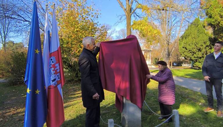 FOTO in VIDEO: Po dveh letih se vrača simbol Maribora, rojen v Novem mestu