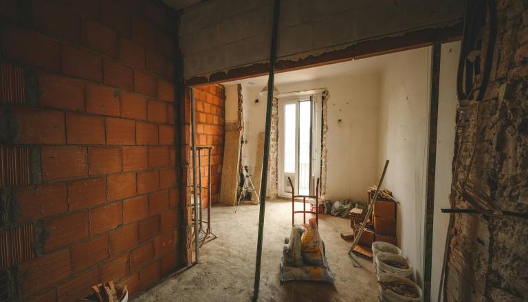 (Ne)dosegljive sanje o hiši v Ljubljani: Rekordna cena zemljišča skoraj 1.800 evrov za kvadrat