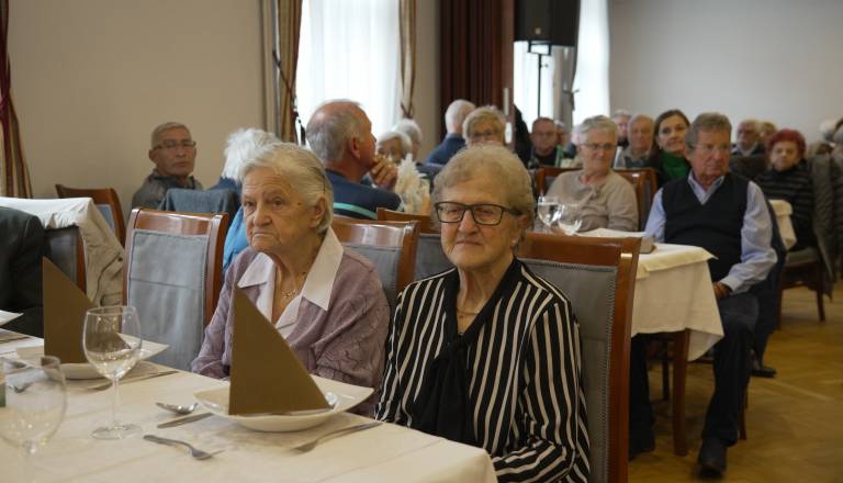 FOTO in VIDEO: Srečanje starejših občanov v Murski Soboti povezalo generacije