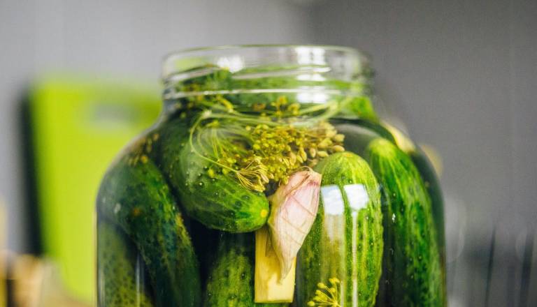 Paracetamol v kislih kumaricah? Rezultati nadzora razkrivajo presenetljivo ugotovitev!