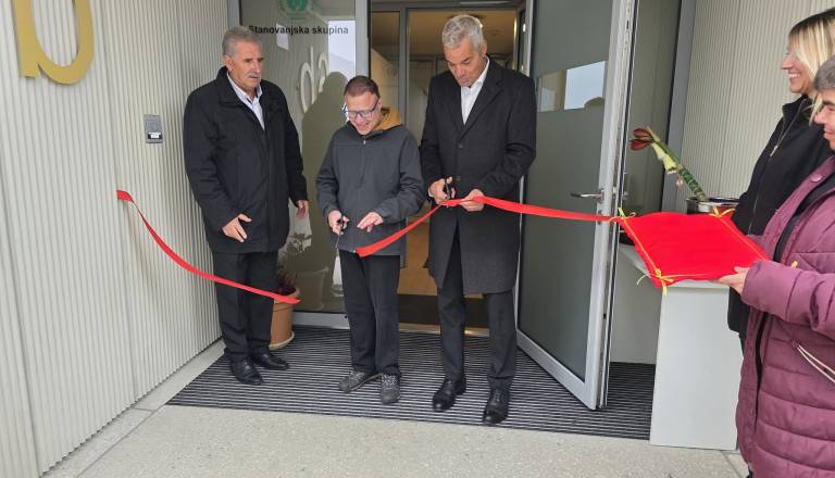 V soseski Pod pekrsko gorco mariborsko društvo Sožitje uradno odprlo nove prostore stanovanjske skupnosti