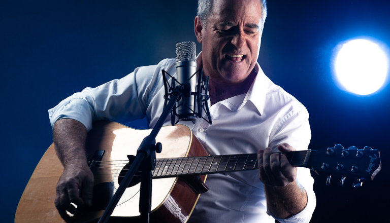 Legendarni Vili Resnik v Cvetličarni za 30 let samostojne kariere