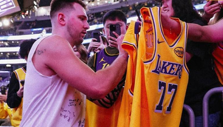 Lakersi do zmage na krilih Dončića 