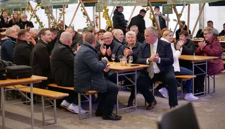 FOTO in VIDEO: Tako veselo je na martinovanju v Veliki Polani 