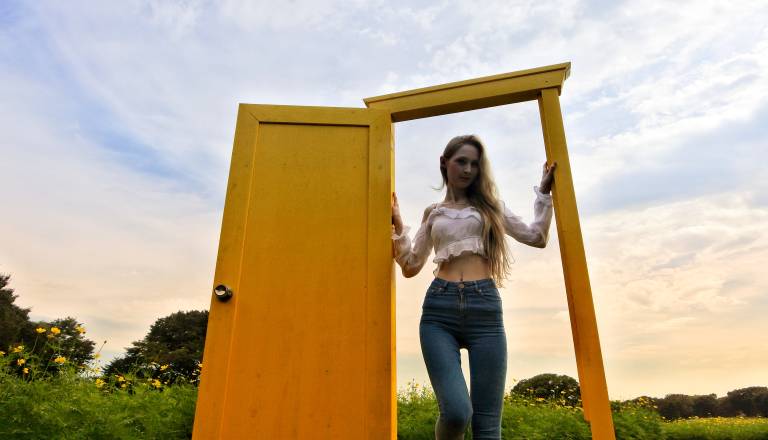 Tem trem srečnežem nebo odpira nova vrata, ste med njimi?