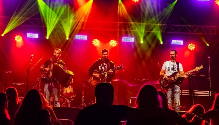 FOTO in VIDEO: Martinovanje Ptuj 2025 poskrbelo za glasbo in ples ter razgrelo obiskovalce