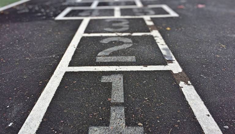 Na dvorišču osnovne šole našli grozljiv seznam z imeni otrok, preiskava že poteka