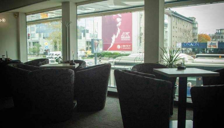 Naprodaj Kafetarija Raj ob Dunajski cesti