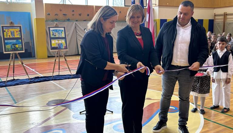 Metlika bogatejša za novo infrastrukturo, obnovljeno streho in razširjeno pokopališče