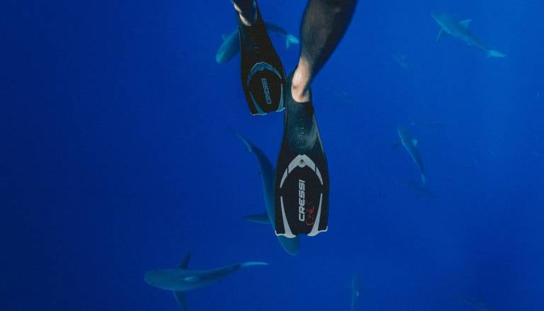 Zaradi možnosti kratkega stika odpoklicali športno opremo