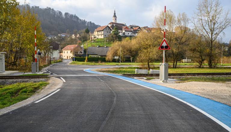 Konec del na križišču ob železniškem prehodu v Višnji Gori