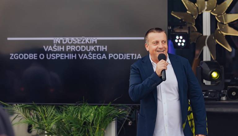 Previdno na spletu: Lažen Facebook profil Joca Pečečnika vabi v sumljive naložbe