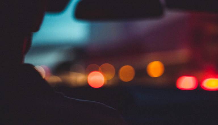 Objestnež divjal na Taboru in skoraj povozil mimoidočega