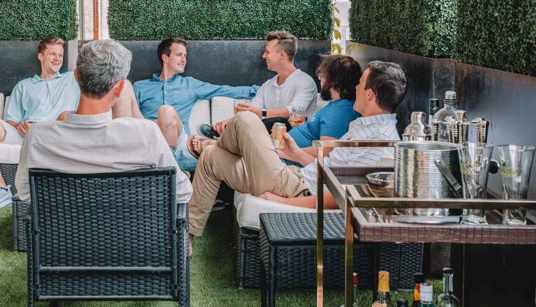 Zaznamujemo mednarodni dan moških, v Sloveniji jih je skoraj polovica samskih