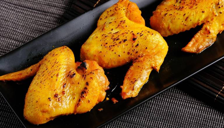 Prepovedali bodo 'krila'? Kontroverzna odločitev Evropske Unije buri duhove