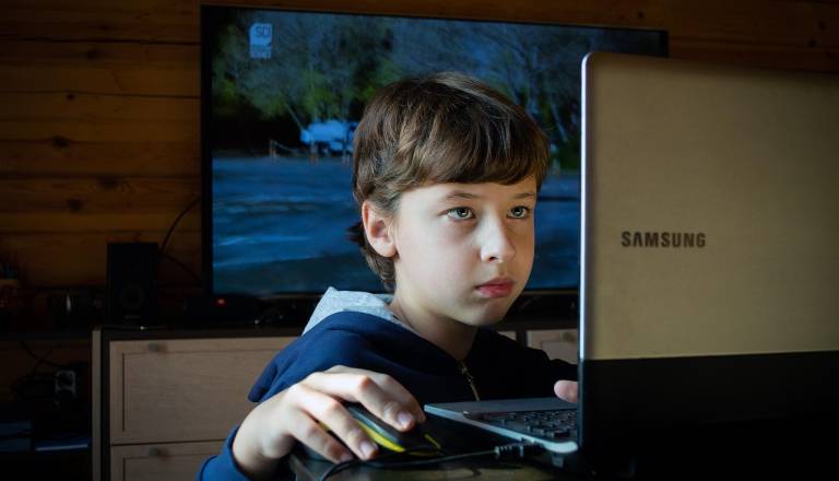 Med spolnimi predatorji, ki so na internetu prežali na otroke, tudi Štajerec